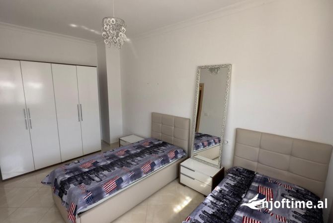 Shtepi me qera 3+1 ne Tirane - 598 Euro