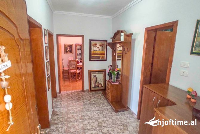 Shtepi me qera 2+1 ne Tirane - 651 Euro