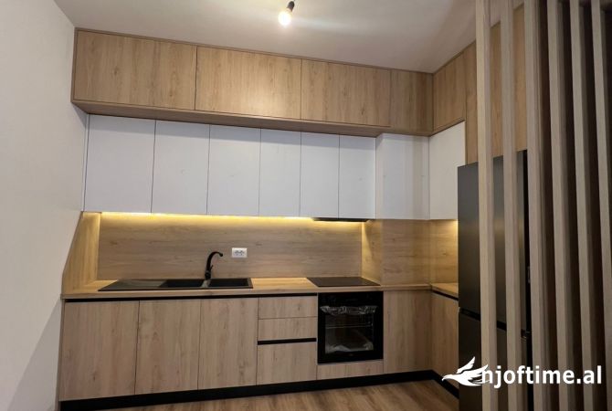 Shtepi me qera 2+1 ne Tirane - 649 Euro