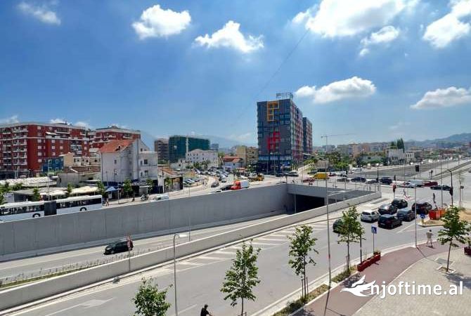 Ambient biznesi me qera 3+1 ne Tirane - 920 Euro