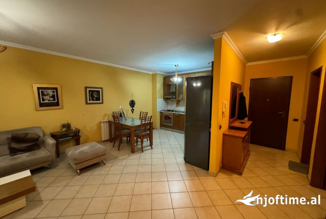 Shtepi me qera 2+1 ne Tirane - 599 Euro