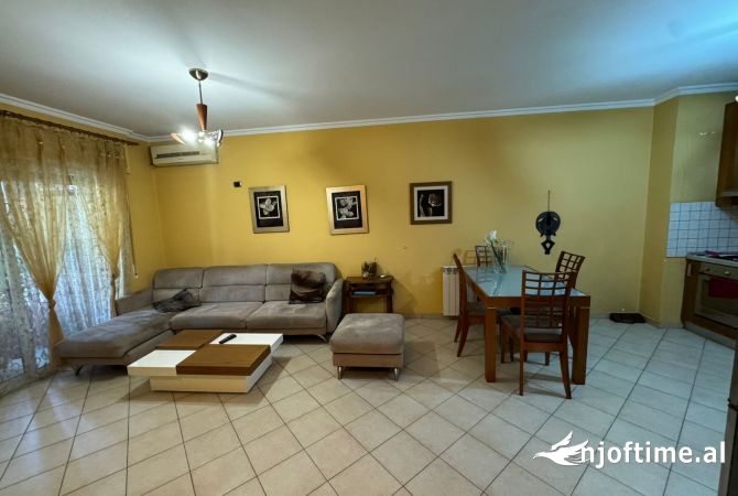 Shtepi me qera 2+1 ne Tirane - 599 Euro