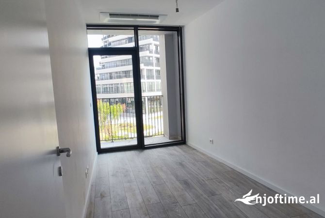 Ambient biznesi me qera 3+1 ne Tirane - 1,201 Euro