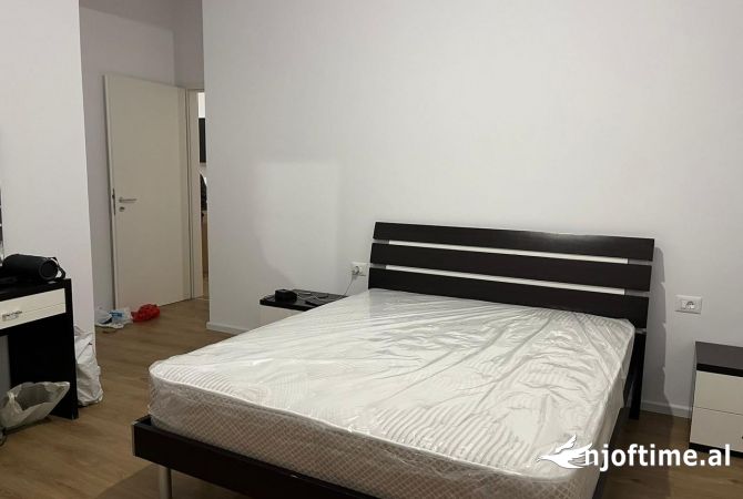 Shtepi me qera Apartament ne Tirane, 2+1, Mobilimi E mobiluar, Pagesa 453  Euro.