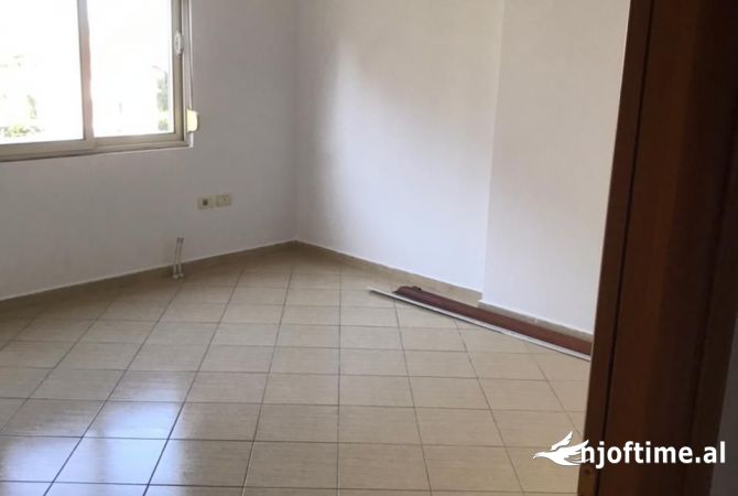 Shtepi me qera 2+1 ne Tirane - 603 Euro