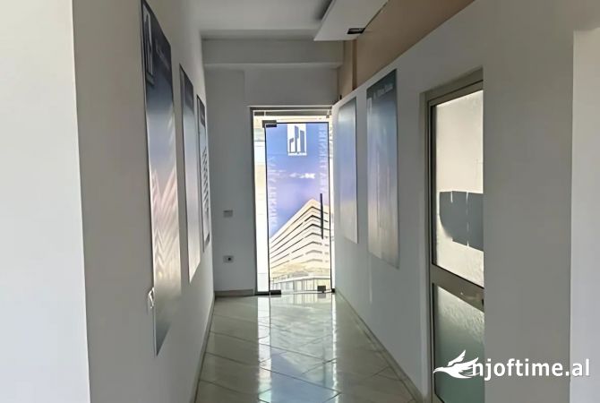 Ambient biznesi me qera 1+1 ne Tirane - 700 Euro