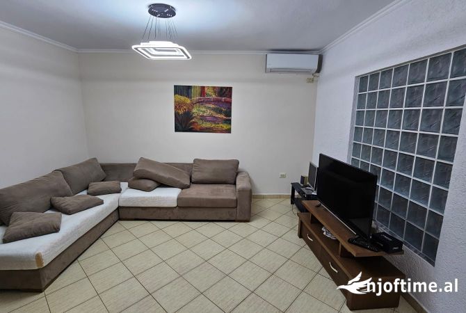 Shtepi me qera 2+1 ne Tirane - 548 Euro