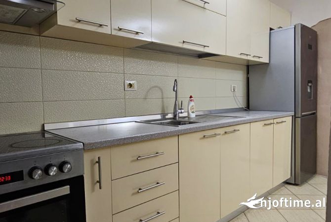 Shtepi me qera Apartament ne Tirane, 2+1, Mobilimi E mobiluar, Pagesa 548  Euro.