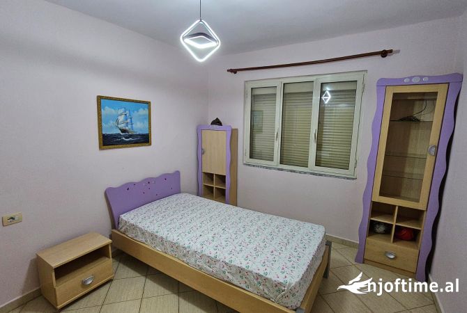 Shtepi me qera Apartament ne Tirane, 2+1, Mobilimi E mobiluar, Pagesa 548  Euro.