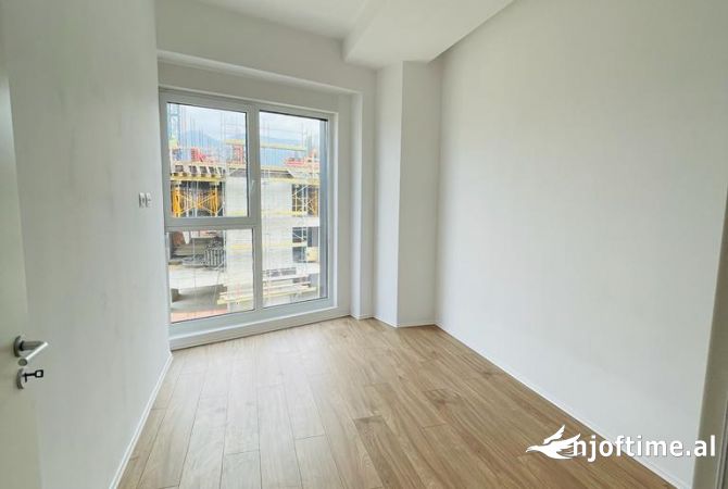 Ambient biznesi me qera 3+1 ne Tirane - 699 Euro