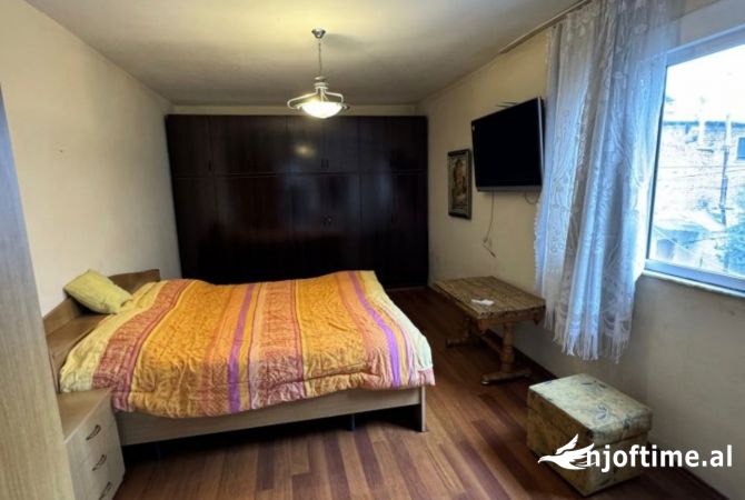 Shtepi me qera 4+1 ne Tirane - 752 Euro
