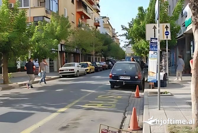 Ambient biznesi me qera 3+1 ne Tirane - 699 Euro