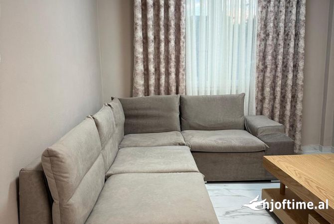 Shtepi me qera 1+1 ne Tirane - 398 Euro