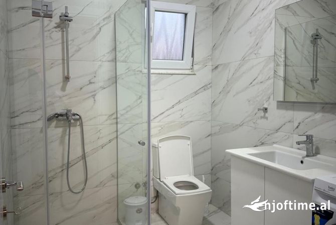 Shtepi me qera Shtepi Private ne Tirane, 1+1, Mobilimi E mobiluar, Pagesa 398  Euro.