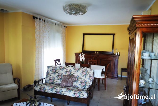 Shtepi ne shitje 4+1 ne Tirane - 170,000 Euro