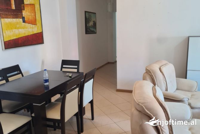 Shtepi me qera 2+1 ne Tirane - 703 Euro