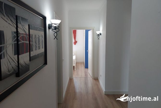 Shtepi me qera 3+1 ne Tirane - 802 Euro