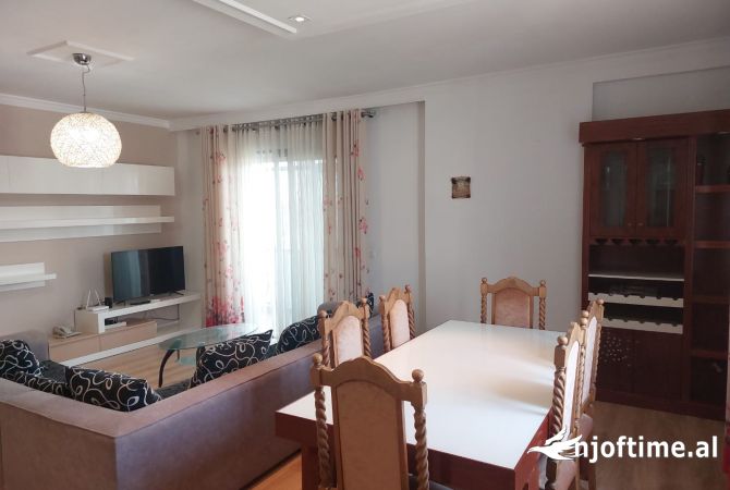 Shtepi me qera 3+1 ne Tirane - 802 Euro