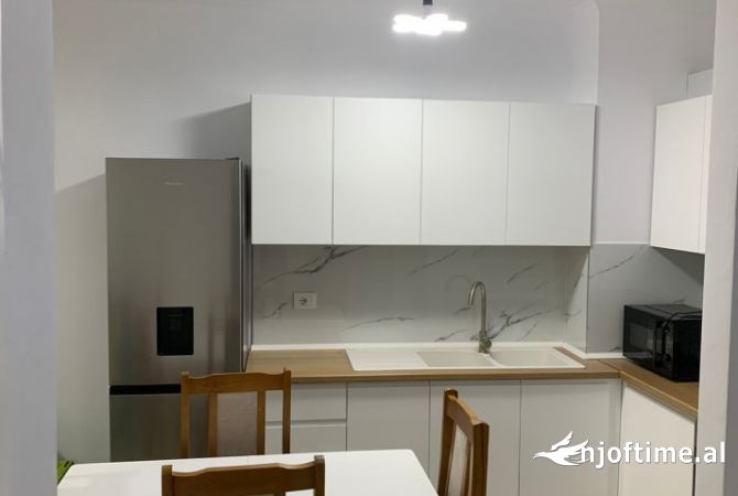 Shtepi me qera 1+1 ne Tirane - 489 Euro