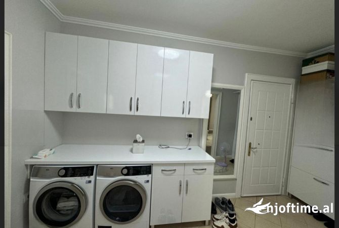 Shtepi ne shitje Apartament ne Tirane, 2+1, Mobilimi E mobiluar, Pagesa 295,000  Euro.