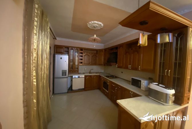 Shtepi me qera 3+1 ne Tirane - 498 Euro