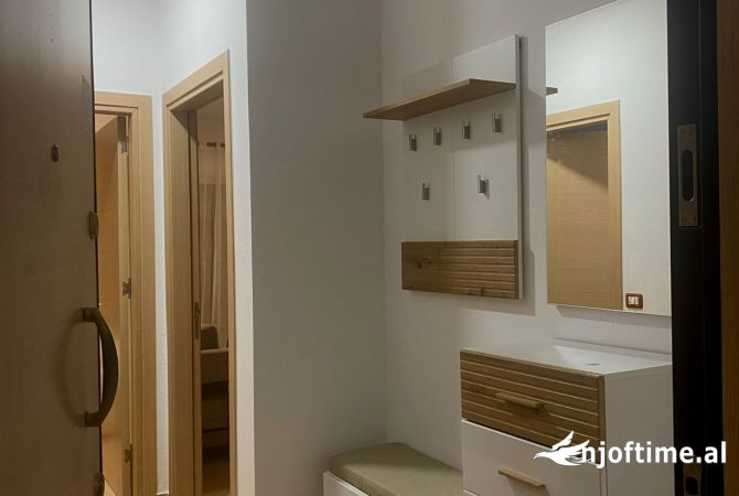 Shtepi me qera Apartament ne Tirane, 1+1, Mobilimi E mobiluar, Pagesa 452  Euro.