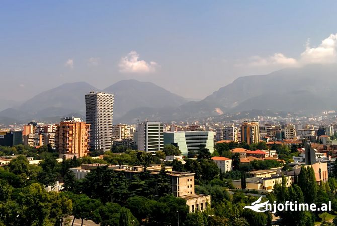 Ambient biznesi me qera 3+1 ne Tirane - 1,100 Euro