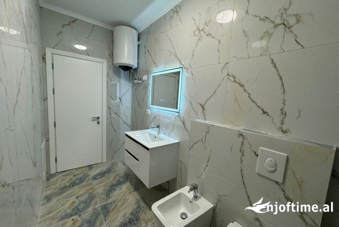 Shtepi ne shitje Apartament ne Tirane, 1+1, Mobilimi E mobiluar, Pagesa 119,001  Euro.