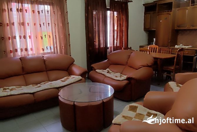  Ambient biznesi 4+1+2 me qira - Don Bosko (VR111)