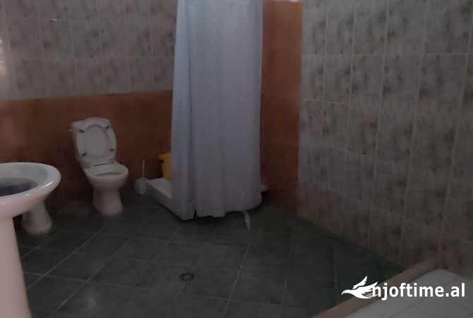  Ambient biznesi 4+1+2 me qira - Don Bosko (VR111)