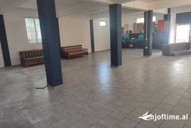 Ambient biznesi me qera 4+1 ne Tirane - 600 Euro