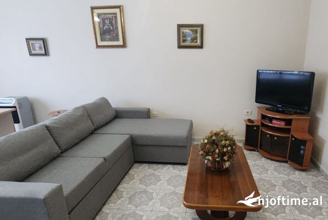 Shtepi me qera 1+1 ne Tirane - 447 Euro