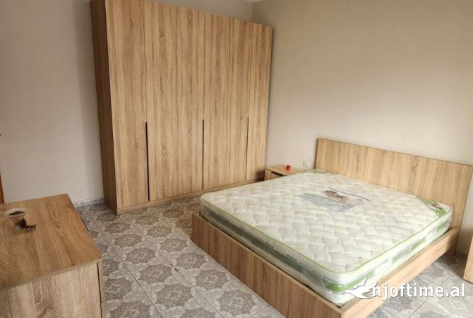 Shtepi me qera Apartament ne Tirane, 1+1, Mobilimi E mobiluar, Pagesa 447  Euro.
