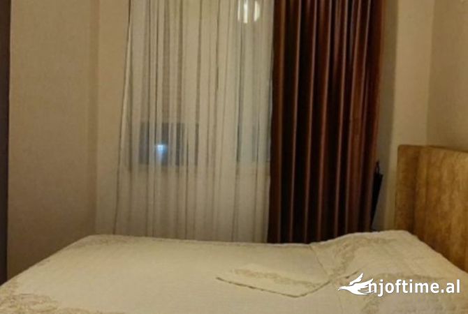 Shtepi me qera Apartament ne Tirane, 3+1, Mobilimi E mobiluar, Pagesa 800  Euro.