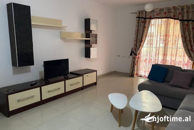 Shtepi me qera 2+1 ne Tirane - 500 Euro