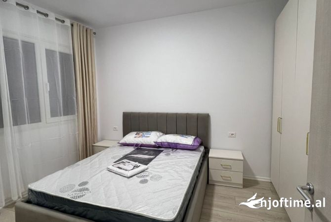 Shtepi me qera Apartament ne Tirane, 2+1, Mobilimi E mobiluar, Pagesa 649  Euro.