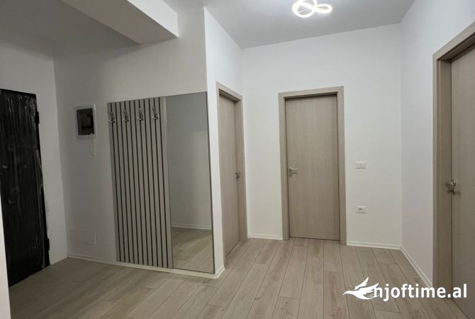 Shtepi me qera Apartament ne Tirane, 2+1, Mobilimi E mobiluar, Pagesa 649  Euro.