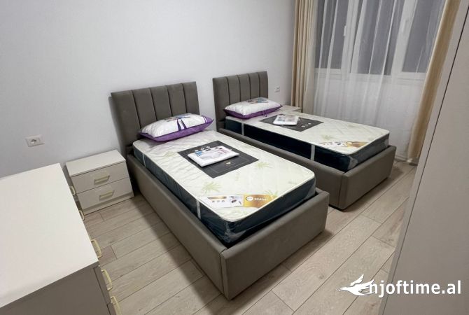 Shtepi me qera Apartament ne Tirane, 2+1, Mobilimi E mobiluar, Pagesa 649  Euro.