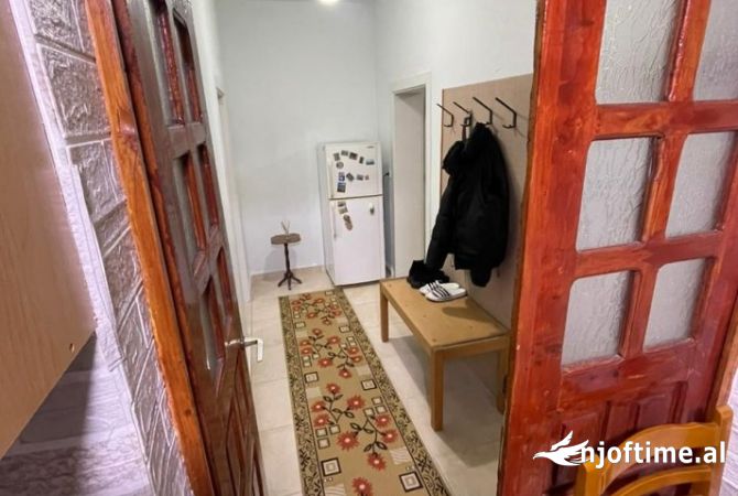 Shtepi me qera Apartament ne Tirane, 1+1, Mobilimi E mobiluar, Pagesa 300  Euro.