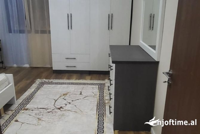 Shtepi me qera Apartament ne Tirane, 2+1, Mobilimi E mobiluar, Pagesa 700  Euro.