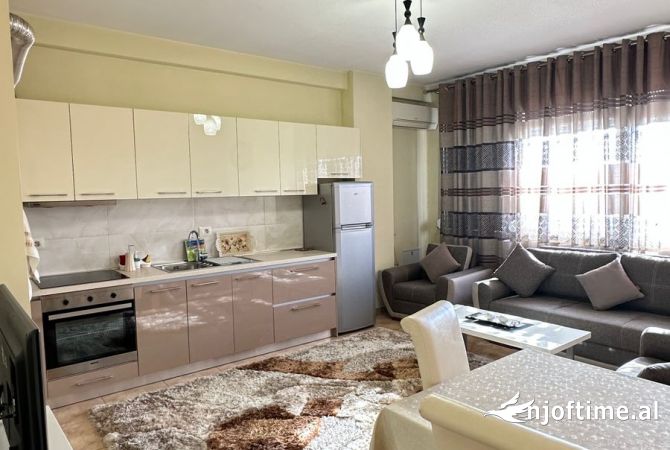 Shtepi me qera 2+1 ne Tirane - 650 Euro