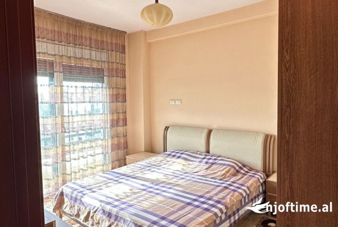 Shtepi me qera 2+1 ne Tirane - 650 Euro