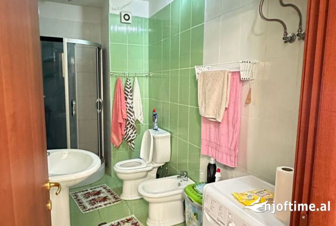 Shtepi me qera Apartament ne Tirane, 2+1, Mobilimi E mobiluar, Pagesa 650  Euro.