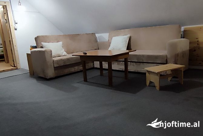 Shtepi me qera Apartament ne Tirane, 1+1, Mobilimi E mobiluar, Pagesa 400  Euro.