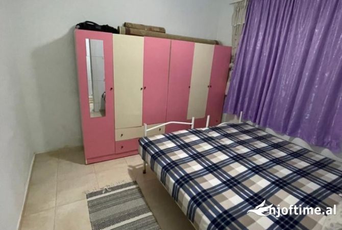 Shtepi me qera Apartament ne Tirane, 1+1, Mobilimi E mobiluar, Pagesa 260  Euro.