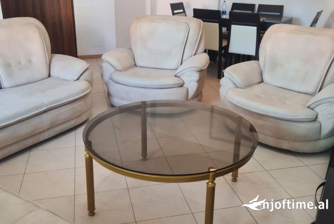 Shtepi me qera Apartament ne Tirane, 2+1, Mobilimi E mobiluar, Pagesa 700  Euro.