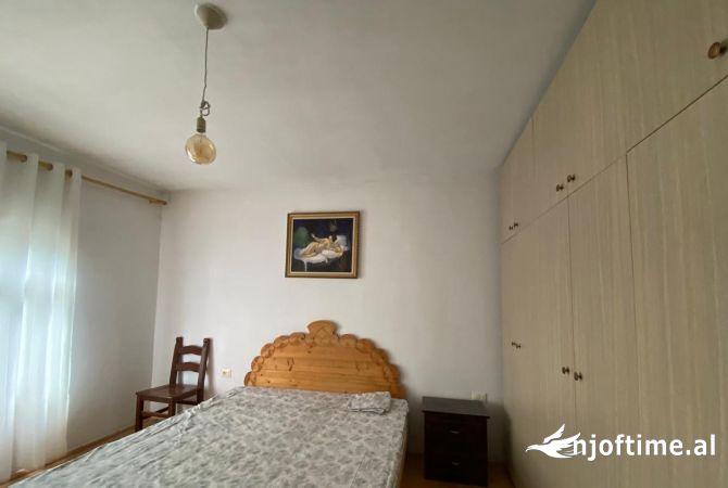 Shtepi me qera Apartament ne Tirane, 2+1, Mobilimi E mobiluar, Pagesa 500  Euro.