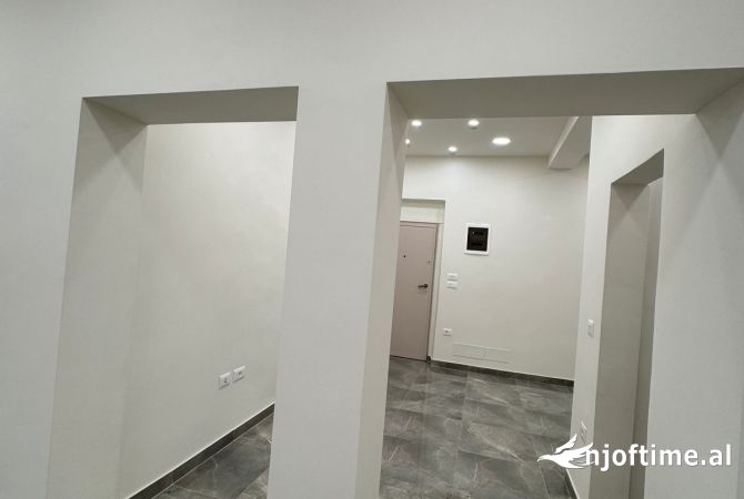 Ambient biznesi ne shitje - Stadiumi Dinamo (VR111)