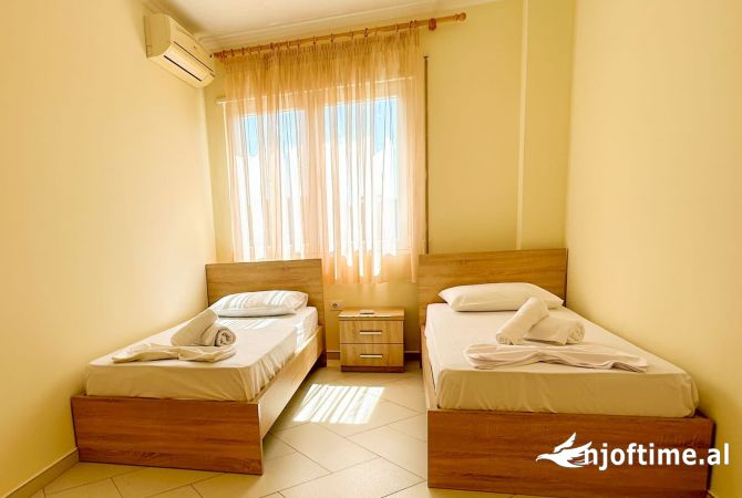 Shtepi me qera Apartament ne Tirane, 2+1, Mobilimi E mobiluar, Pagesa 650  Euro.