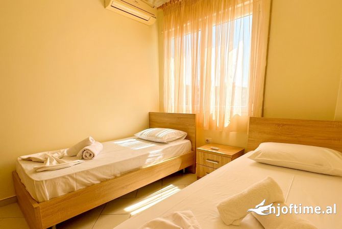 Shtepi me qera Apartament ne Tirane, 2+1, Mobilimi E mobiluar, Pagesa 650  Euro.